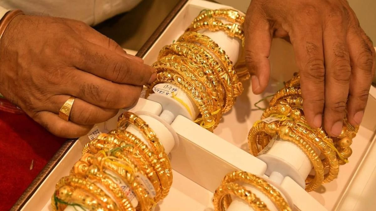 Gold-Silver Rate: सोना-चांदी की कीमतों में फिर आया उछाल, जानें अपने शहर का लेटेस्ट रेट