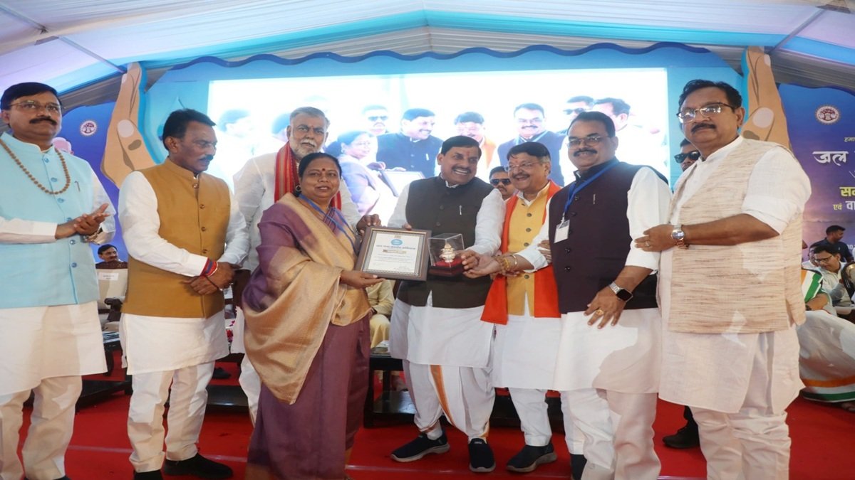 भोपाल को जल-गंगा अभियान में देशभर में पहला स्थान, CM यादव ने महापौर मालती राय को किया सम्मानित