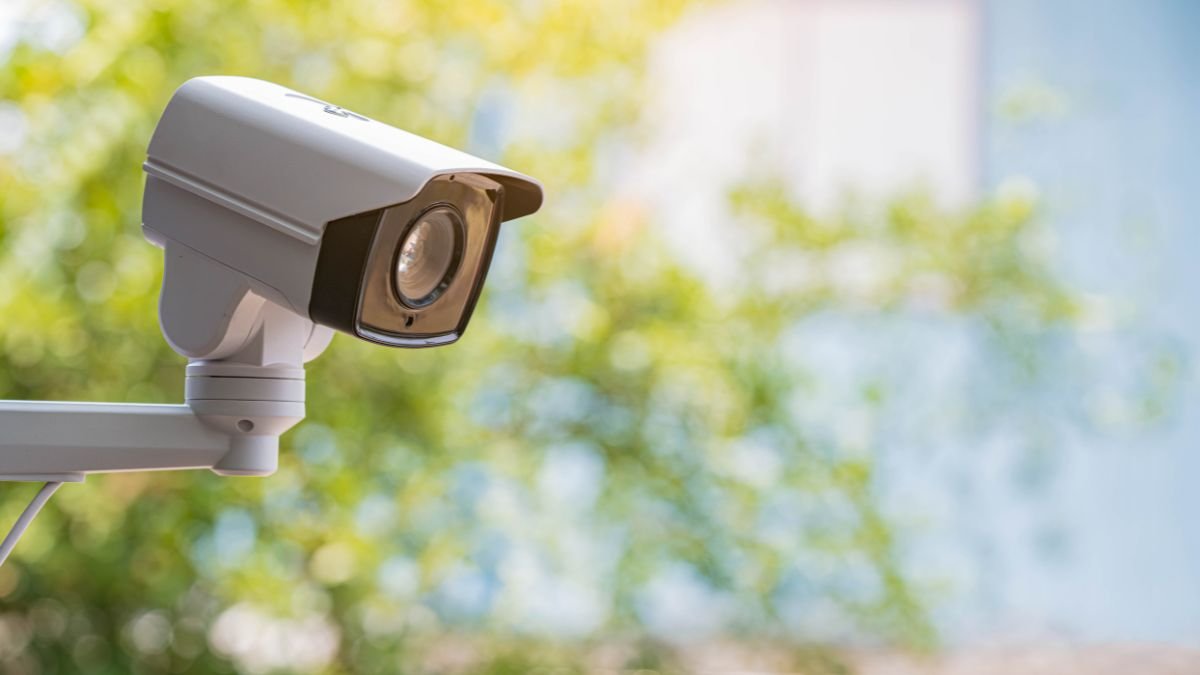 ग्वालियर: ई-रिक्शा में महिला का पर्स चोरी, 4 लाख से ज्यादा के गहने थे; CCTV में दो संदेही महिलाएं नजर आईं