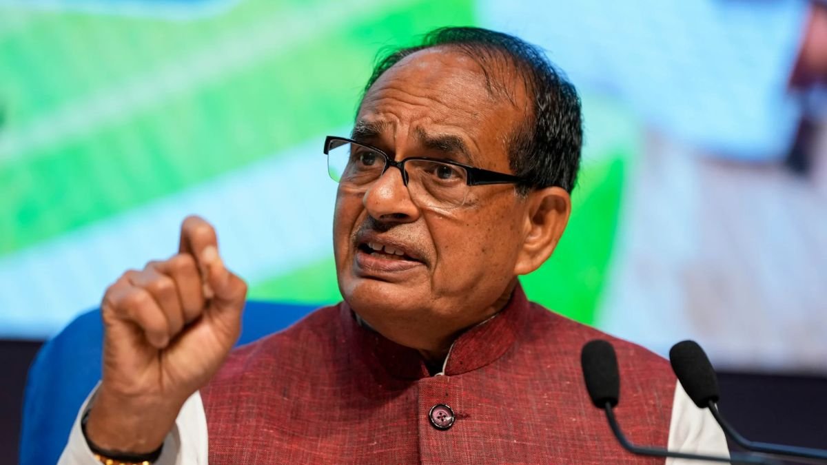 सीहोर में कांग्रेस नेताओं ने केंद्रीय कृषि मंत्री का रोका काफिला, किसानों की समस्याओं का सौंपा ज्ञापन