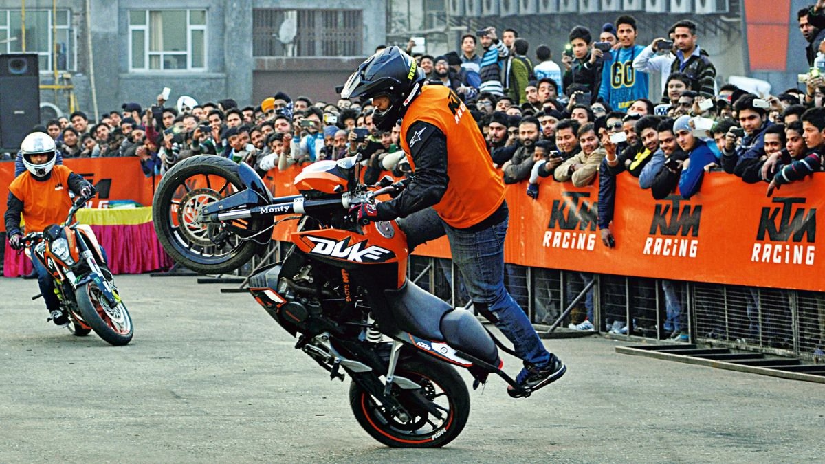 भोपाल में पहली बार स्टंट शो का धमाका, थ्रिल के साथ रोड सेफ्टी का अनोखा पैगाम