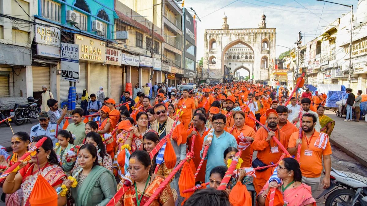 अब कांवड़ यात्रा में महाकुंभ जैसी सुरक्षा, तैनात हुए ATS और RAF; एंटी-ड्रोन और टीथर्ड ड्रोन से होगी निगरानी