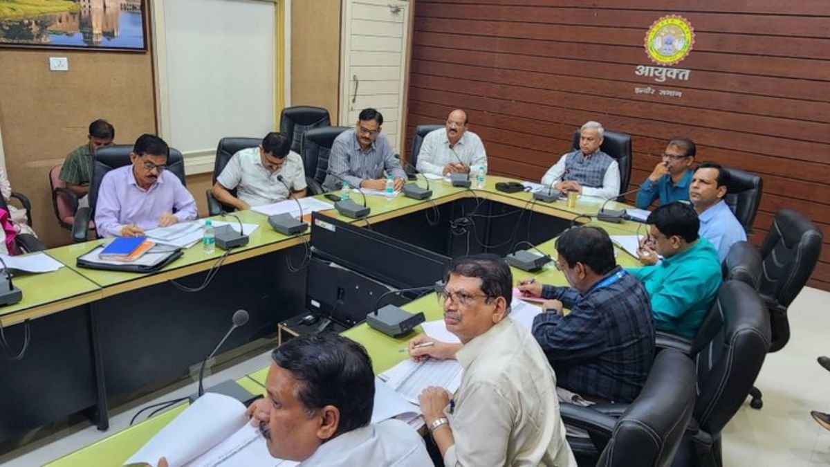 मौसमी बीमारियों पर नियंत्रण के लिए प्रशासन सतर्क, संभागायुक्त दीपक सिंह ने दिए सख्त निर्देश