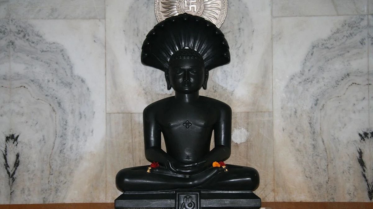 भोपाल में पार्श्वनाथ निर्वाण महोत्सव, जिनालयों में गूंजे भक्ति के स्वर; श्रद्धालुओं ने लाडू अर्पित कर की आराधना