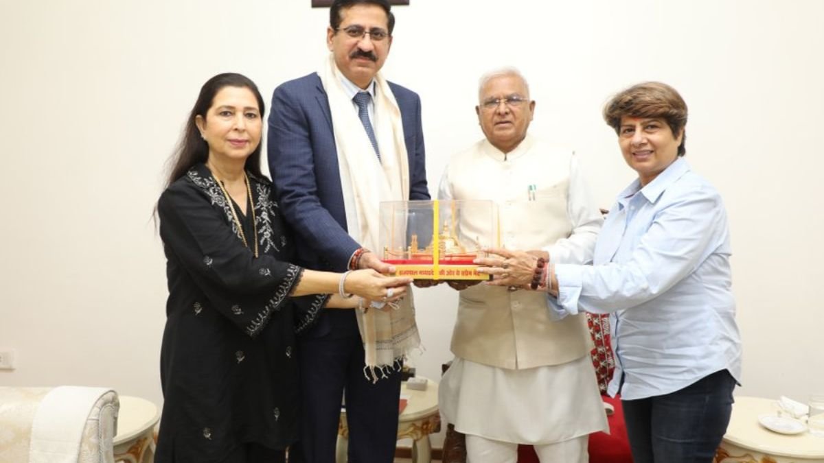 नए न्यायमूर्ति संजीव सचदेवा से राज्यपाल की मुलाकात, परिजनों संग पहुंचे सचदेवा; हुआ भव्य स्वागत