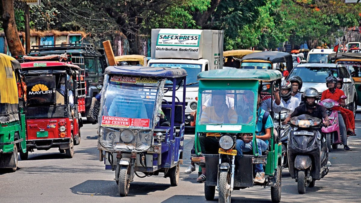 भोपाल में अब नहीं चलेगा ई-रिक्शा से स्कूल जाना, प्रशासन ने सुरक्षा कारणों से लगाया प्रतिबंध