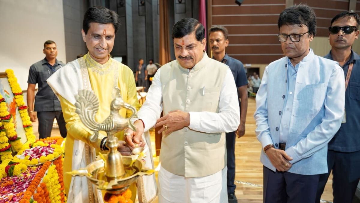 भोपाल में ‘अभ्युदय-2025’ का आगाज, मुख्यमंत्री ने किया माखनलाल चतुर्वेदी की प्रतिमा का अनावरण