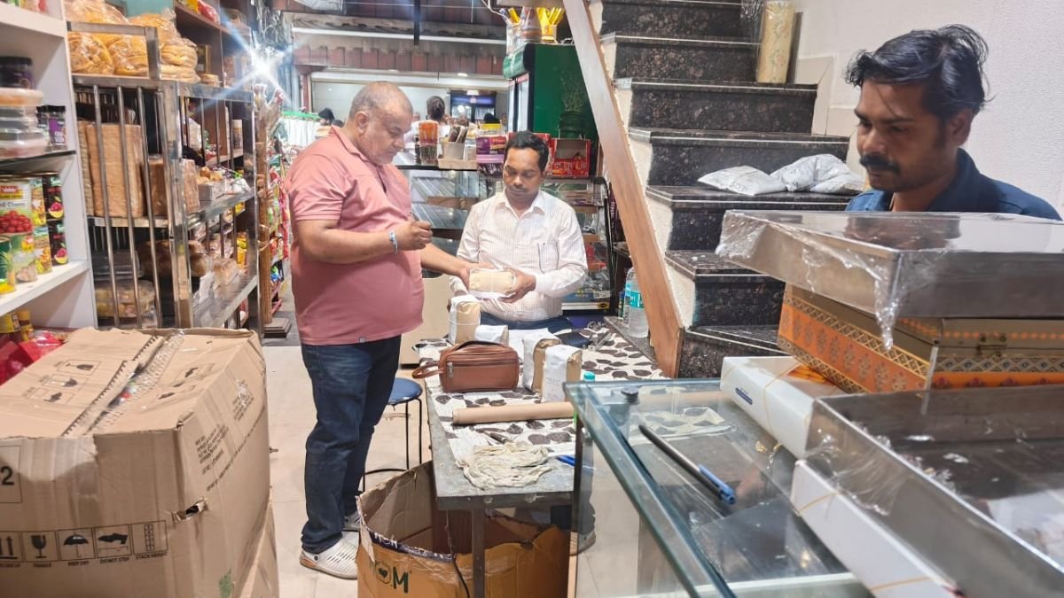 भोपाल के न्यू मार्केट की आहुजा बेकरी पर छापेमार कार्रवाई, गंदगी के बीच बन रहा था केक