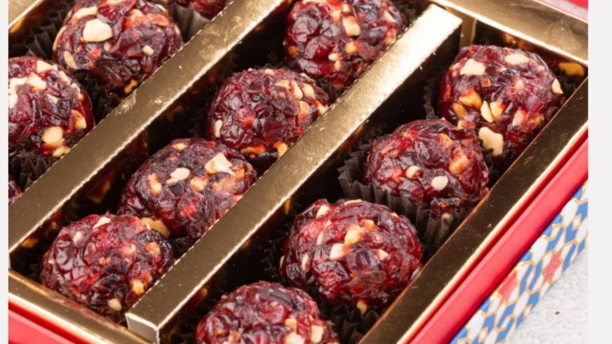 इस गणेश चतुर्थी, बप्पा को चढ़ाएं बिना चीनी के बने हेल्दी ड्राई फ्रूट लड्डू