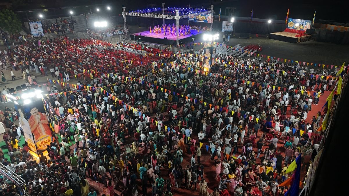 उज्जैन में नवरात्र का भव्य उत्सव, सांसद अनिल फिरोजिया का महंगा गरबा पंडाल बना आकर्षण का केंद्र