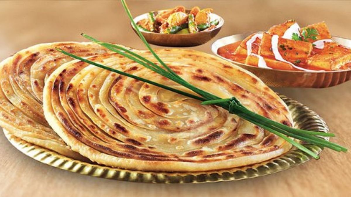 घर पर बनाएं ढाबा स्टाइल प्याज के पराठे, ये ट्रिक्स आएंगी काम