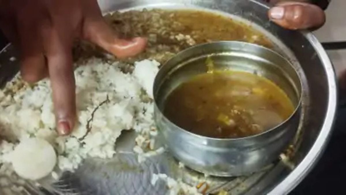 रीवा की बेटियों की थालियों में अब खाना नहीं परोसा जा रहा कनखजूरा, NSUI ने खोला मोर्चा; दिया 48 घंटे का अल्टीमेटम 