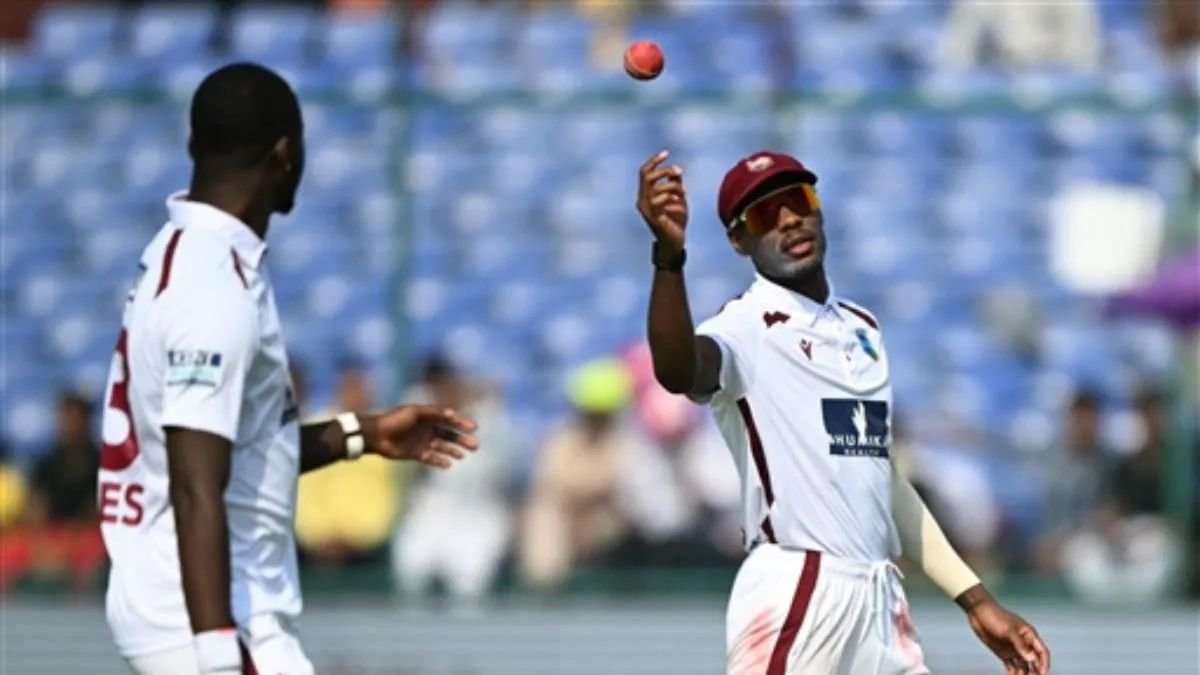 भारत-वेस्टइंडीज टेस्ट: जेडेन सील्स पर आईसीसी की कार्रवाई, कुलदीप यादव ने चमकाई भारतीय पारी