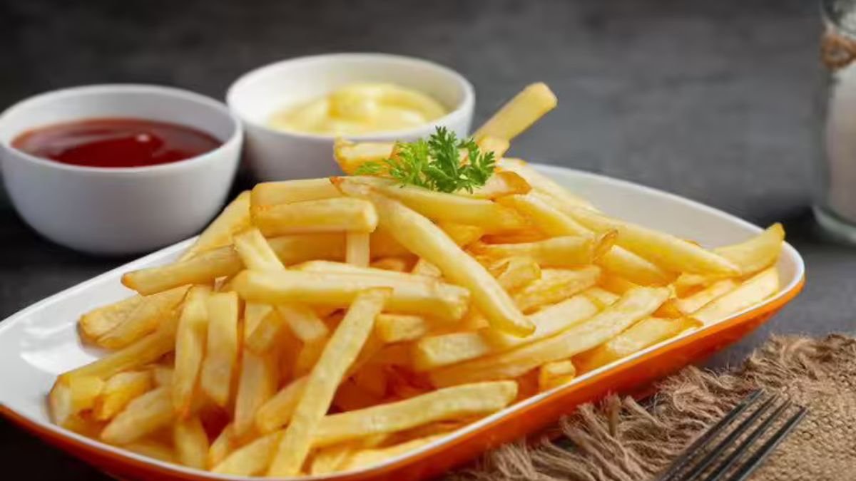 फ्रेंच फ्राइज चाट रेसिपी, स्वाद में चाट, लुक में फ्राइज, नया फ्यूजन स्नैक बना फेवरेट