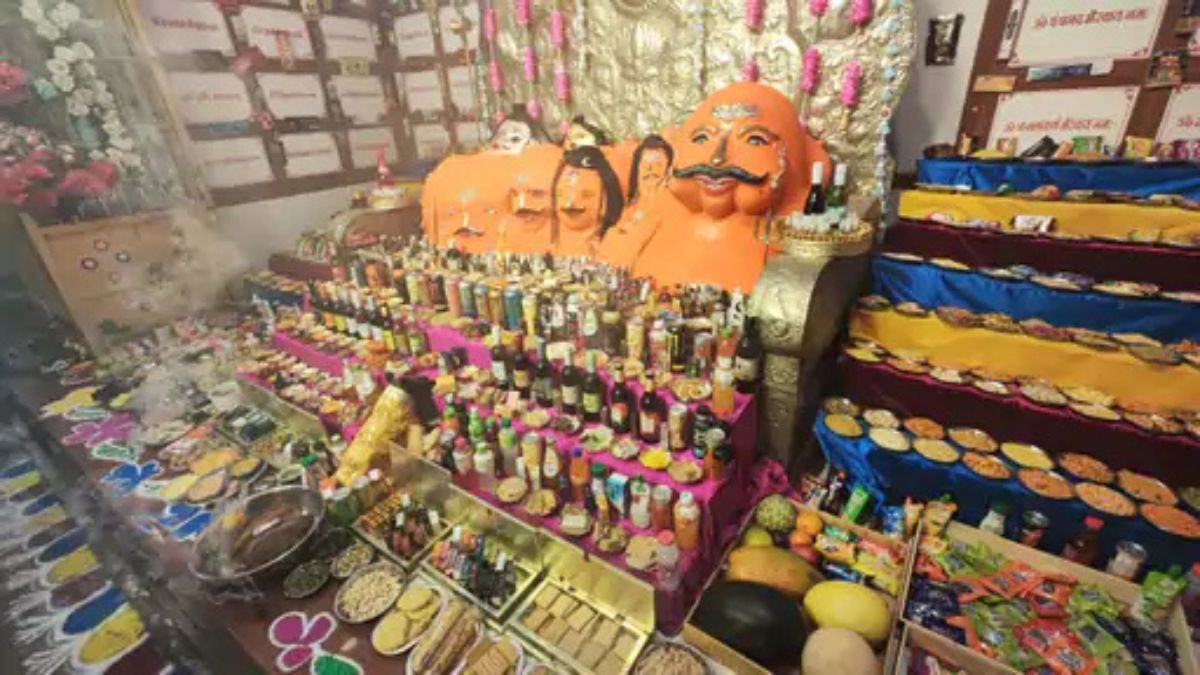 2100 तरह के भोग से प्रसन्न हुए भैरवनाथ, उज्जैन के 56 भैरव मंदिर में उमड़ा भक्तों का सैलाब