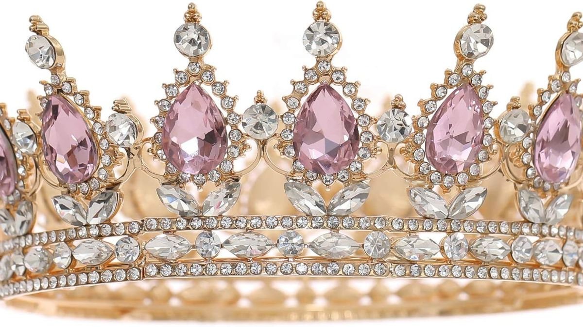 उज्जैन की आयशा ने रचा इतिहास, मिस इंडिया पोलैंड-2025 का खिताब जीता