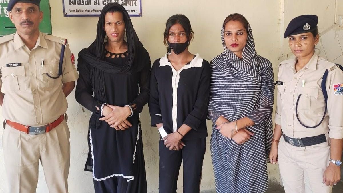 अहमदाबाद-गोरखपुर एक्सप्रेस में हंगामा, 3 किन्नर गिरफ्तार; RPF ने दिखाई सख्ती