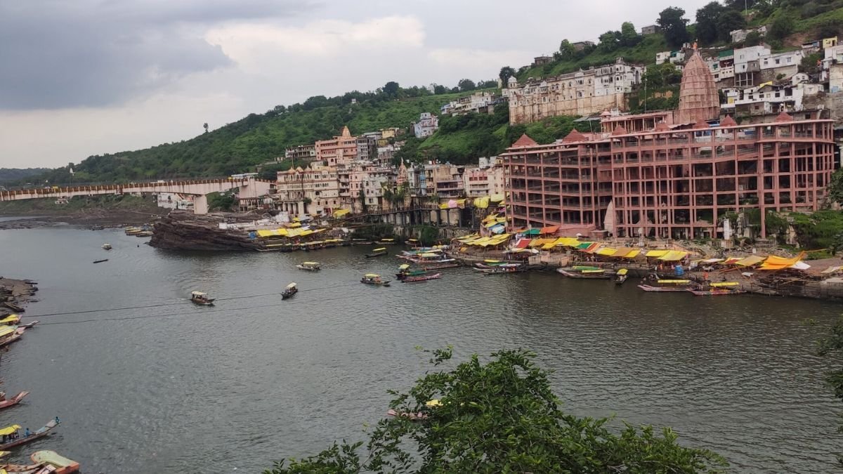 ओंकारेश्वर में ममलेश्वर लोक को लेकर बवाल, ब्रह्मपुरी में पूरा बाजार बंद; रात में छुपकर सर्वे से लोगों में गुस्सा