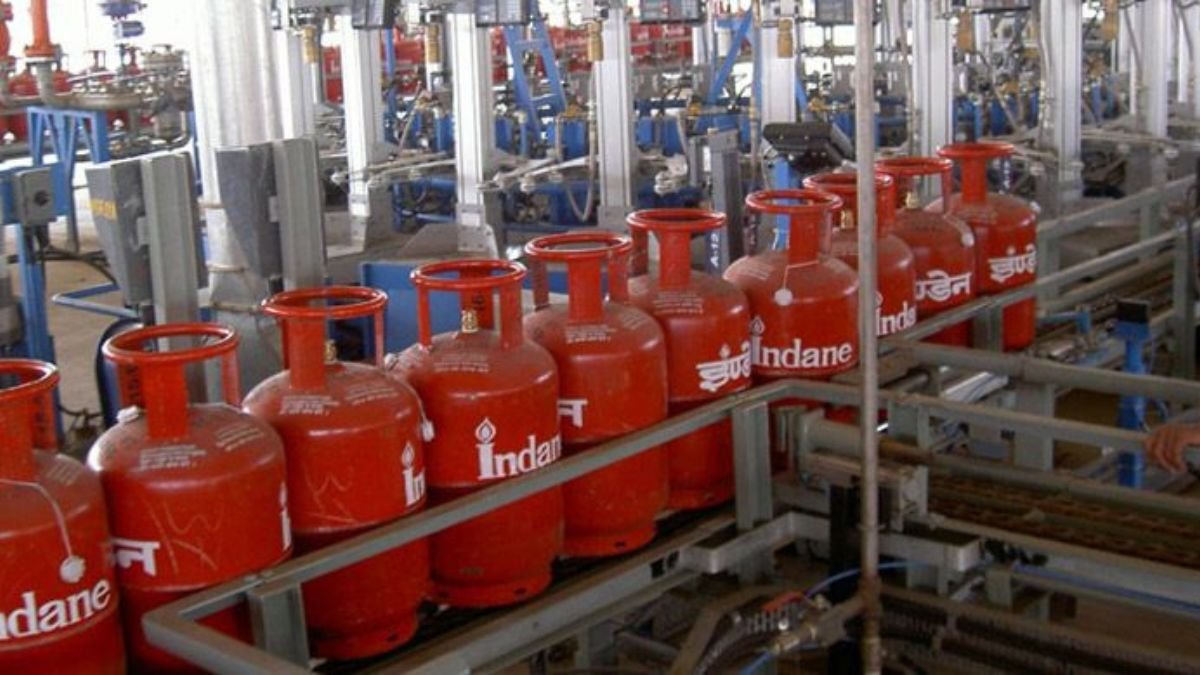 उज्जैन: 1 दिसंबर से ड्राइवर करेंगे काम बंद, 230 ड्राइवर वेतन बढ़ाने की मांग पर अड़े