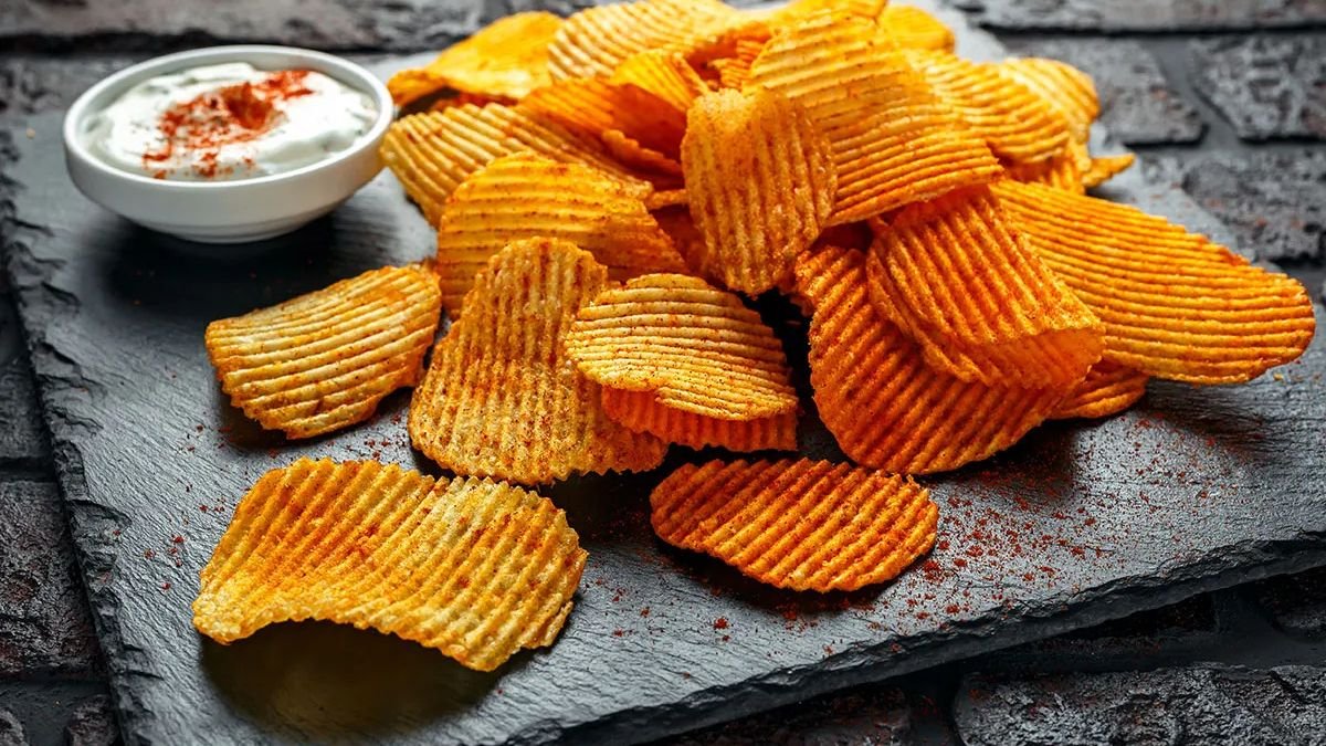 शाम की भूख मिटाएं, चाय के साथ परोसें कुरकुरा पोटैटो रिंग्स