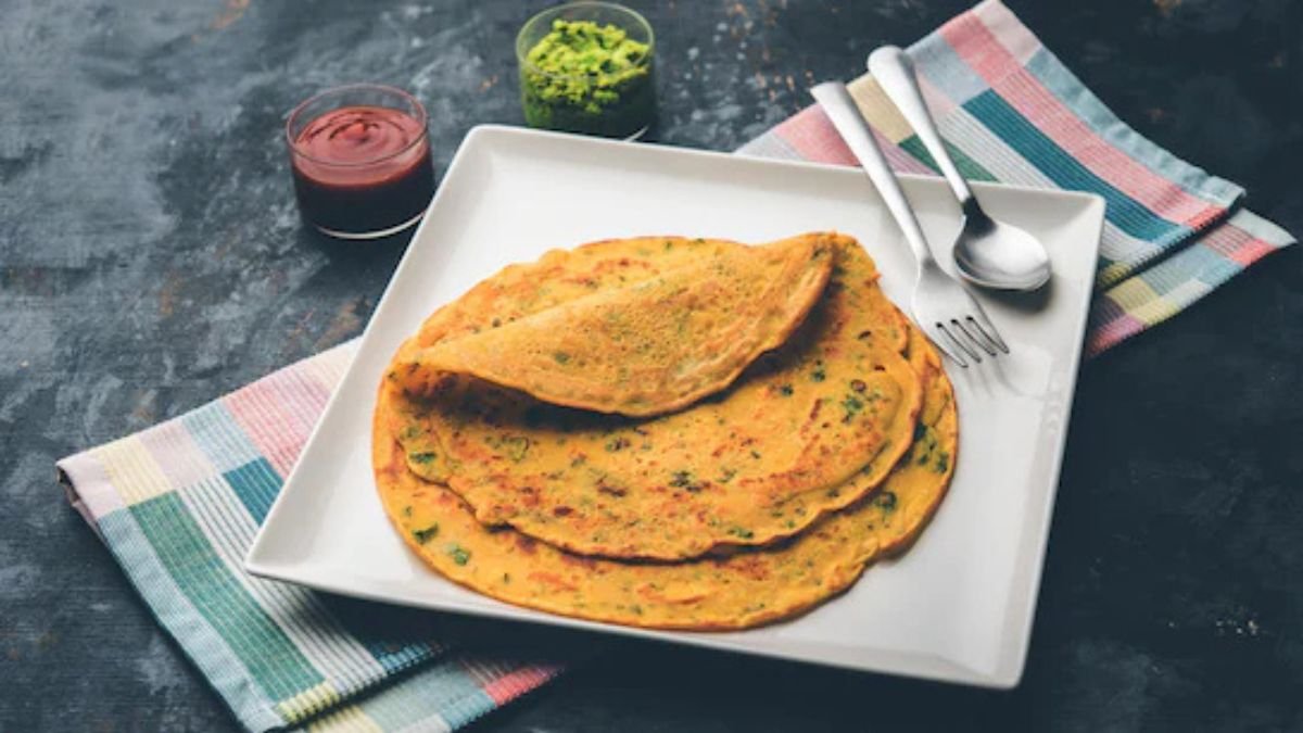 नाश्ते में कुछ हल्का चाहिए? घर पर ऐसे बनाएं स्वादिष्ट आटे का चीला
