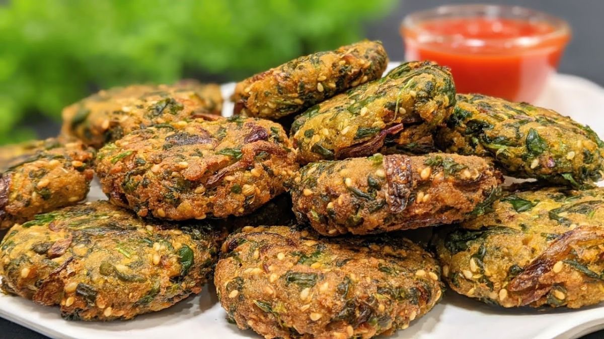 घर पर बनाएं स्वादिष्ट मेथी पोहा वड़ा, चाय के साथ परफेक्ट नाश्ता