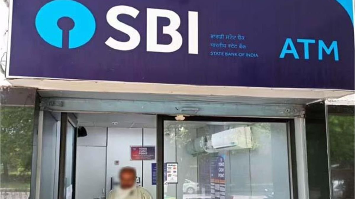 SBI ने बढ़ाया ATM चार्ज, अब कैश निकालना हुआ महंगा; अनलिमिटेड फ्री सुविधा हुई खत्म