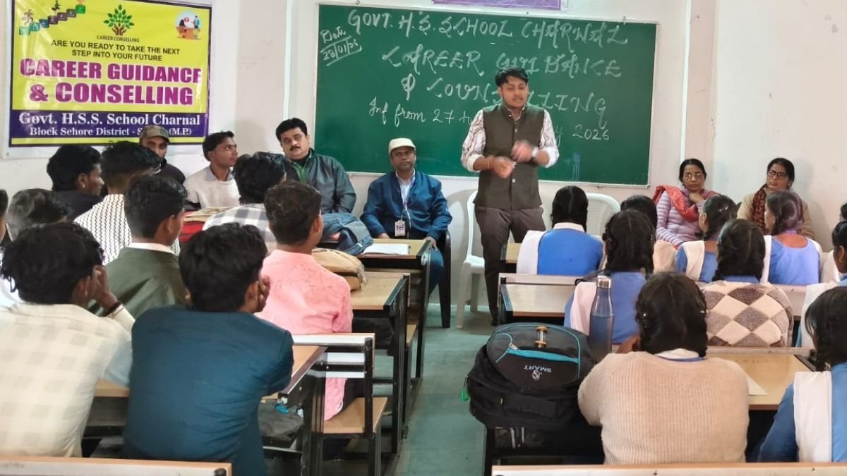 सीहोर में पंच दिवसीय करियर मेला का आयोजन, विद्यार्थी प्रतीत चांडक ने छात्रों से किया संवाद