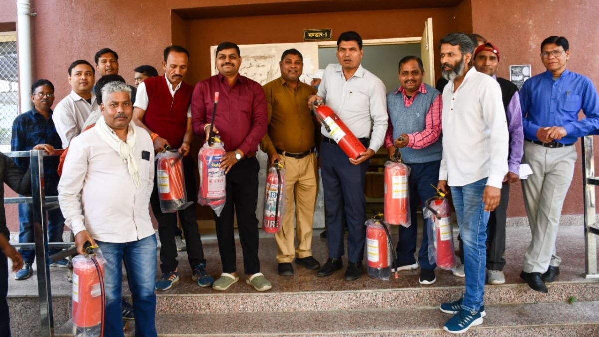 MCU में अग्निशामक प्रशिक्षण कार्यक्रम, प्रो. पी. शशिकला ने सजगता को बताया सुरक्षा का मूल उपाय